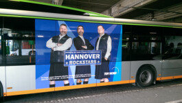 Bus Großflächenplakat Tüv Nord WENN+ABER